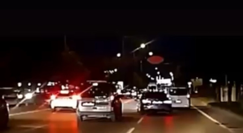 Bursa'da makas atan lüks araç kamerada