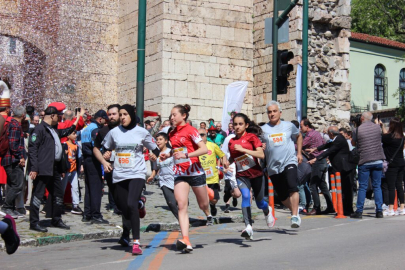 Bursalılar dikkat: Tarihi koşu için pazar günü o yollar kapatılacak...