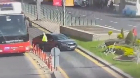 CHP'nin şoförünün otobüsü polisin üzerine sürdüğü iddiasına CHP'den 'montaj' açıklaması