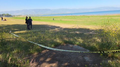 İznik Gölü kenarında patlamamış top mermisi bulundu