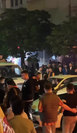 Bursa’da şampiyonluk kutlamasında Fenerbahçeliler Derneği’ne meşale atıldı