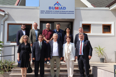 Anahtar Parti'den 4 genel başkan yardımcısıyla Bursa çıkartması!