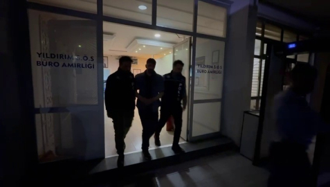 Bursa'da 33 yıl hapis cezası olan firari yurt dışına kaçarken yakalandı