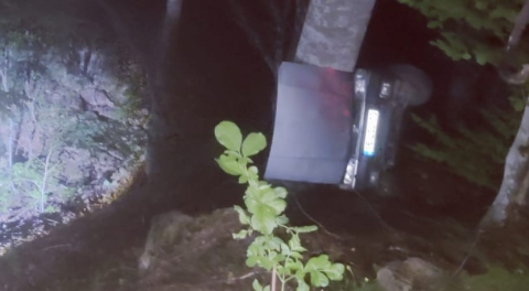 Bursa'da kontrolden çıkan araç uçuruma yuvarlandı: 3 yaralı