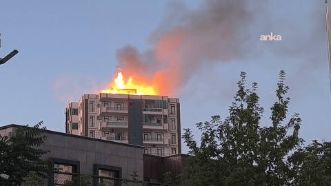 Diyarbakır'da 13 katlı binada yangın: 2'si çocuk 3 kişi hayatını kaybetti