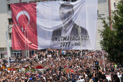 Manisalılar, Ferdi Zeyrek hakkında konuştu: "Ne söz verdiyse yaptı"