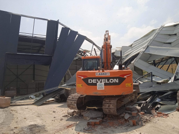 Nilüfer'de kaçak yapılara izin yok: Kayapa’da kaçak fabrika yıkıldı