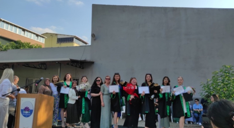 Bursa'da depreme dayanıksız okulda buruk mezuniyet töreni