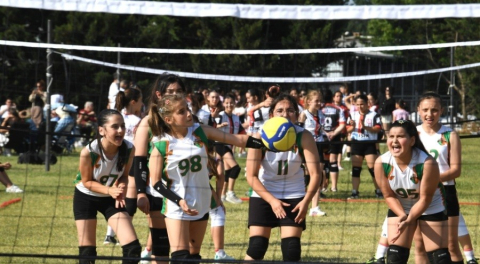 Genç voleybolcuların kalbi Osmangazi’de attı