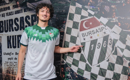 Bursaspor deneyimli stoperiyle sözleşme yeniledi