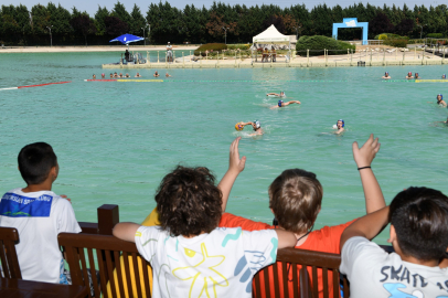 Osmangazi'de spor ve eğlenceyi birleştiren Sutopu Festivali başladı