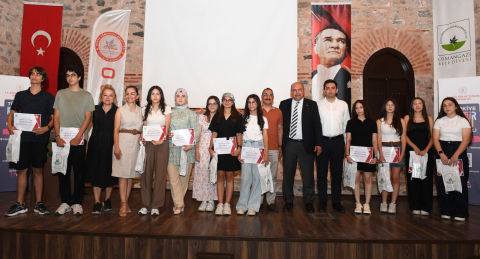 Osmangazi Belediyesi öğrencilere afet bilinci ve gönüllü olmanın önemini aşılıyor