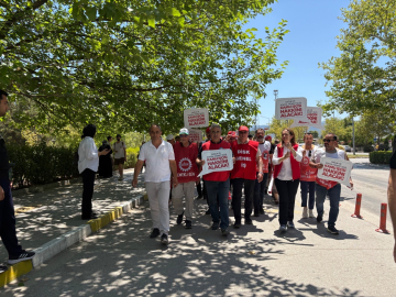 Sağlık ve sosyal hizmet işçileri Bursa'dan seslendi: “Bu teklif kamu işçilerine bir hakarettir”