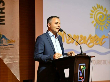 CHP'li Manavgat Belediyesi'ne operasyon: Belediye Başkanı Kara dahil 34 kişi gözaltına alındı