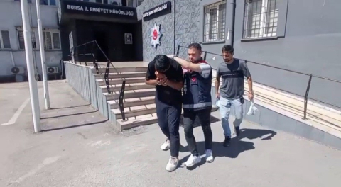 Bursa'da yaşlı kadın oğlu sandığı dolandırıcıya 672 bin lira kaptırdı