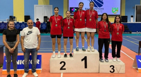 Osmangazili badmintonculardan gururlandıran başarı