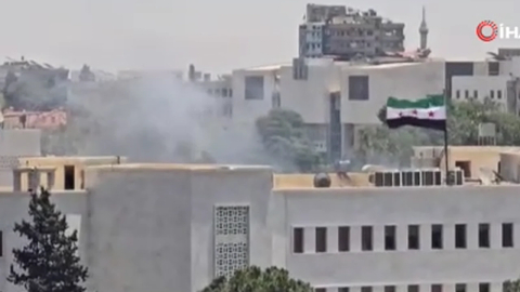 İsrail, Şam'da Genelkurmay Başkanlığı binasını vurdu