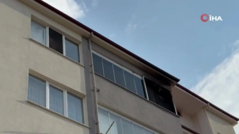 Cezaevinden izinli çıkan adam boşanmak isteyen eşini ve kendini yaktı