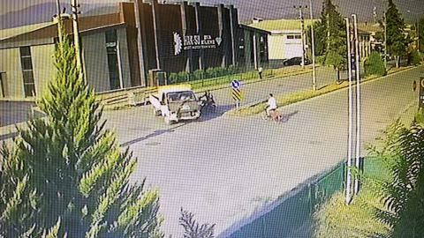 Bursa'da kamyonetle çarpışan motosiklet sürücüsü yaralandı