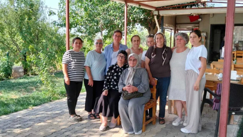 İmamoğlu’nun annesi Havva İmamoğlu, Murat Çalık’ın annesini ziyaret etti