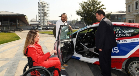 Osmangazi Belediye Başkanı Erkan Aydın, Avrupa Ralli Şampiyonası için Keskin'e başarı diledi