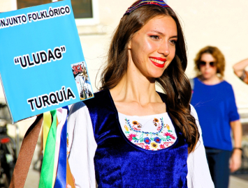 BUÜ Halk Oyunları Topluluğu Avrupa’da fırtına estirdi