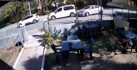Bursa'da zincirleme kazaya 3 araç karıştı