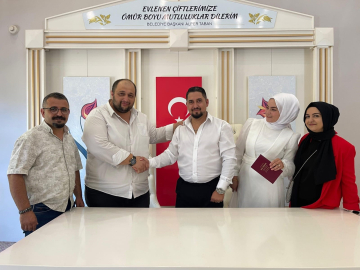 Bursalı çift nikahlarına yetiştiren şoförü şahit yaptılar
