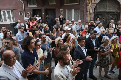 Mudanya'ya yeni sanat durağı: Cumhuriyet Galerisi açıldı