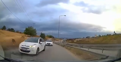 Bursa'da düğün konvoyuyla burun buruna geldiler