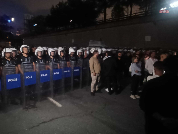 CHP İstanbul İl başkanlığı önünde polis ablukası: Valilik gösteri yasağı getirdi
