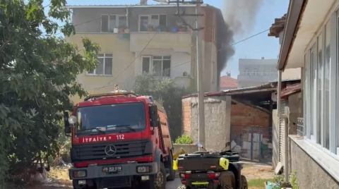 Bursa'da apartman yangını: 70 yaşındaki kadın balkonda kurtarılmayı bekledi