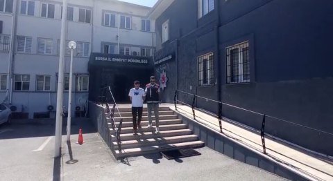 Bursa’da ATM önünde sahte dekontla vatandaşları 6 bin lira dolandırdı