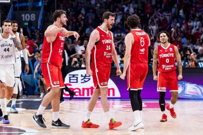 12 Dev Adam, EuroBasket'te finale yükseldi
