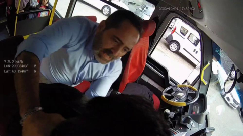 Bursa'da engelli bireyi önce otobüsten indirdi, sonra darp etmeye çalıştı