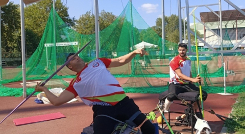 Bursalı sporcular Hindistan'daki 2025 Para Atletizm Dünya Şampiyonası'nda Türkiye'yi temsil edecek