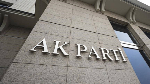 AKP'de peşe peşe istifalar sonrası ilk açıklama