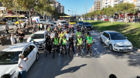 Bursa'da Renkli Pedallar sağlıklı bir çevre için çevrildi