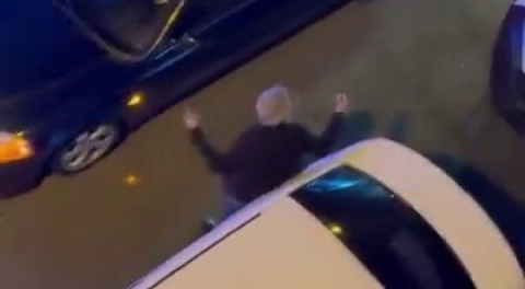 Trafiği kesti, polis gibi davrandı: Bursa'da alkollü sürücü kamerada
