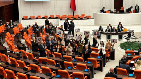 DEM Parti'den Meclis'te 'Selahattin Demirtaş' protestosu