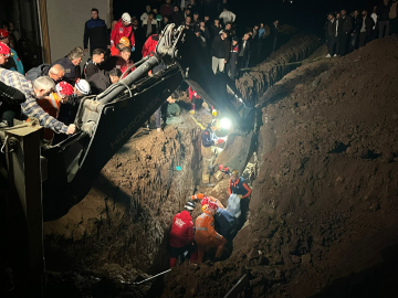 Bursa'da göçük altında kalan iki kardeş hayatını kaybetti
