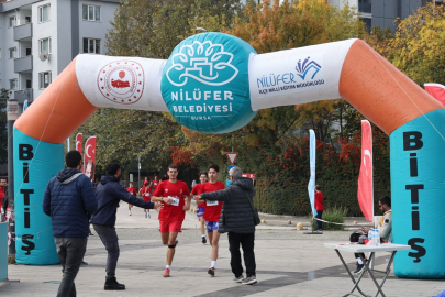 Nilüfer’de binden fazla öğrenci Cumhuriyet için koştu