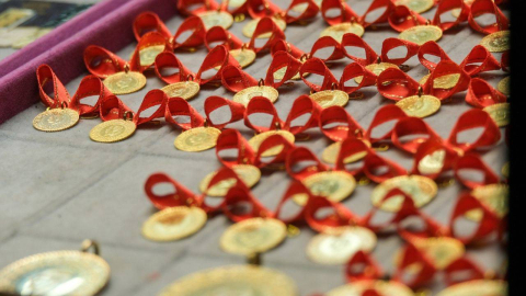 Altında düşüş sürüyor