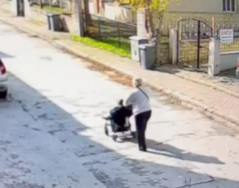 İnegöl’de para dolu çantasını arabanın üstünde unuttu, bulan kadın ortadan kayboldu