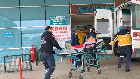 Bursa'da demir kapının altında kalan 9 yaşındaki çocuk ağır yaralandı