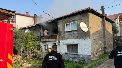 İznik'te 2 katlı evde yangın paniği