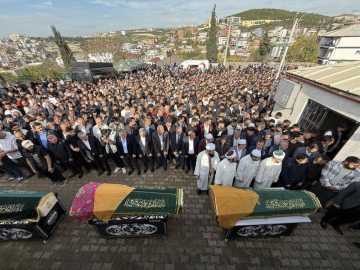 Kocaeli'deki yangında hayatını kaybedenler son yolculuğuna uğurlandı