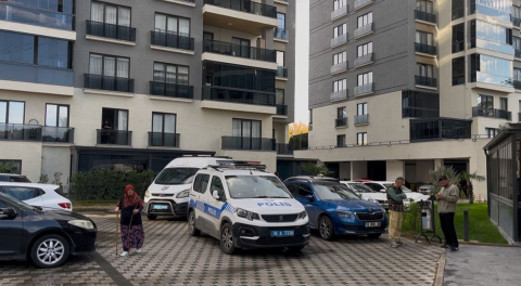 Bursa'da hava almak için çıktığı camdan düşen genç hayatını kaybetti