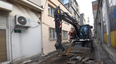 Osmangazi Belediyesi eski asfaltları yeniliyor