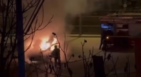 Bursa'da hafif ticari araç yanarak kül oldu